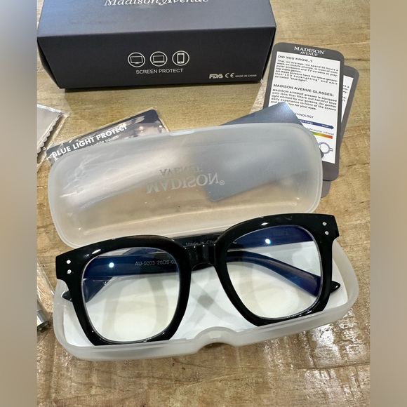 Madison Avenue blue light blocking glasses oversized Uv protection computer - Picture 15 of 16